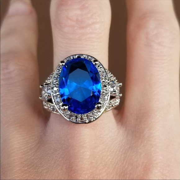 Sterling Silver 5.97CT Blue Oval Cut Topaz Ring - Picture 4 of 5
